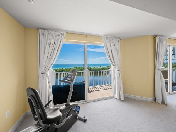 Canal-Front Siesta Key Penthouse With Rooftop Terrace