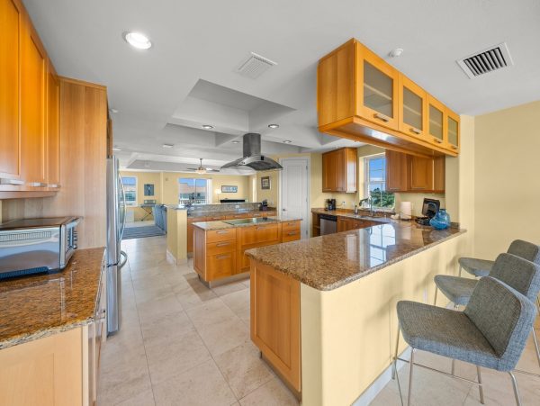 Canal-Front Siesta Key Penthouse With Rooftop Terrace