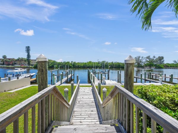 Canal-Front Siesta Key Penthouse With Rooftop Terrace
