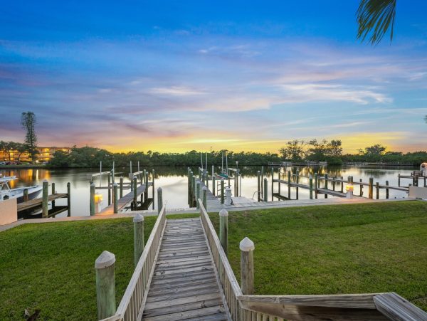 Canal-Front Siesta Key Penthouse With Rooftop Terrace