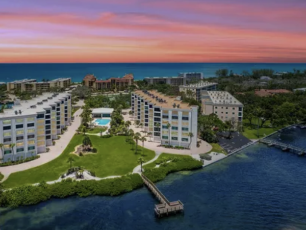 Canal-Front Siesta Key Penthouse With Rooftop Terrace