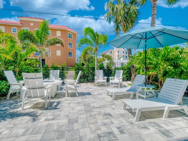 Luxury Beach Condo With Rooftop Deck in Indian Rocks Beach