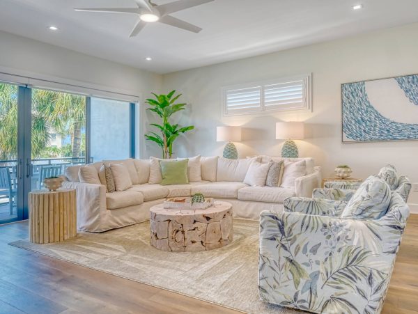 Luxury Beach Condo With Rooftop Deck in Indian Rocks Beach