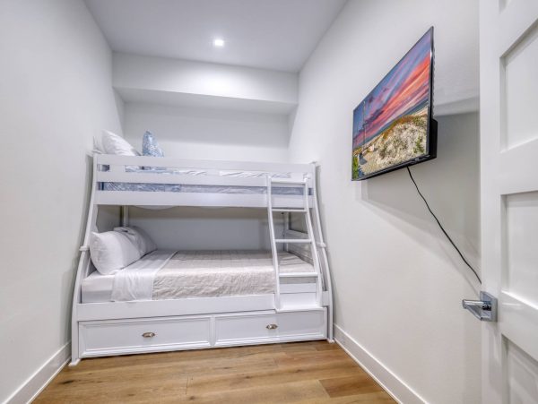 Luxury Beach Condo With Rooftop Deck in Indian Rocks Beach