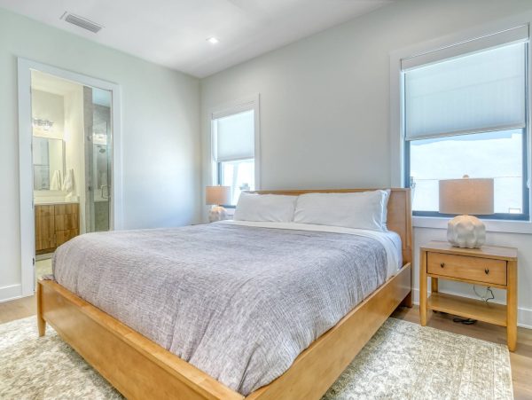 Luxury Beach Condo With Rooftop Deck in Indian Rocks Beach