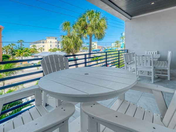 Luxury Beach Condo With Rooftop Deck in Indian Rocks Beach