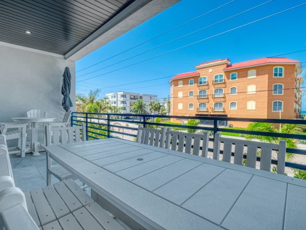 Luxury Beach Condo With Rooftop Deck in Indian Rocks Beach