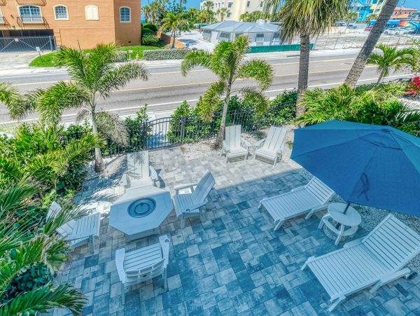 Luxury Beach Condo With Rooftop Deck in Indian Rocks Beach