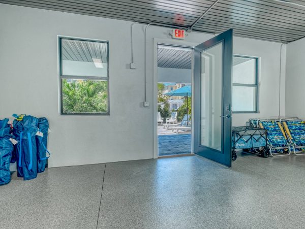 Luxury Beach Condo With Rooftop Deck in Indian Rocks Beach