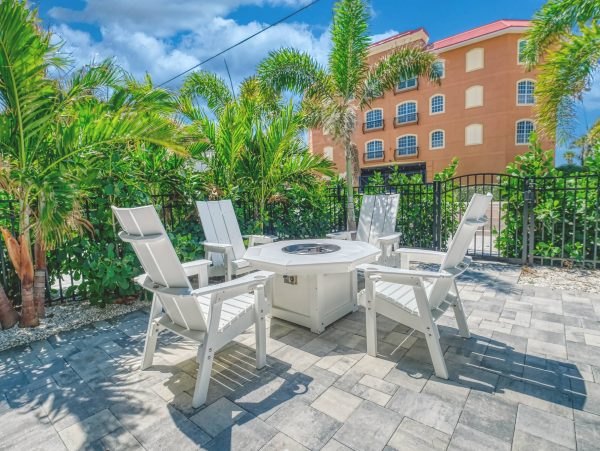 Luxury Beach Condo With Rooftop Deck in Indian Rocks Beach