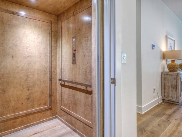 Luxury Beach Condo With Rooftop Deck in Indian Rocks Beach