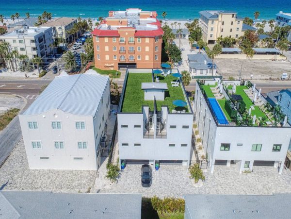 Luxury Beach Condo With Rooftop Deck in Indian Rocks Beach