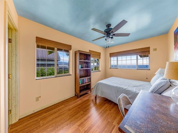 Beachfront Four-Bedroom Home With Spa in Kailua-Kona