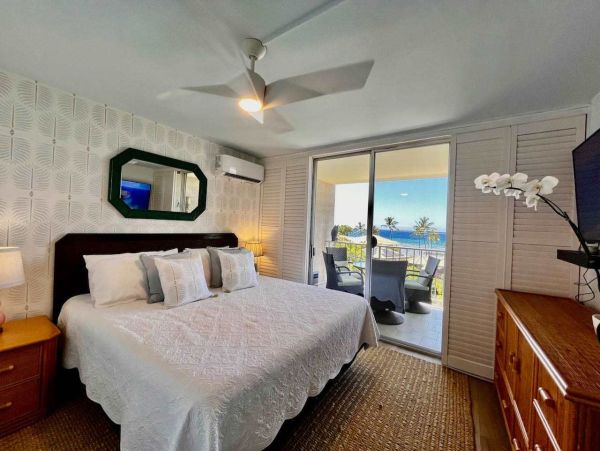 Puako Top-Floor Three Bedroom Penthouse Pool Ocean Views - Beachfront Best Island Snorkeling