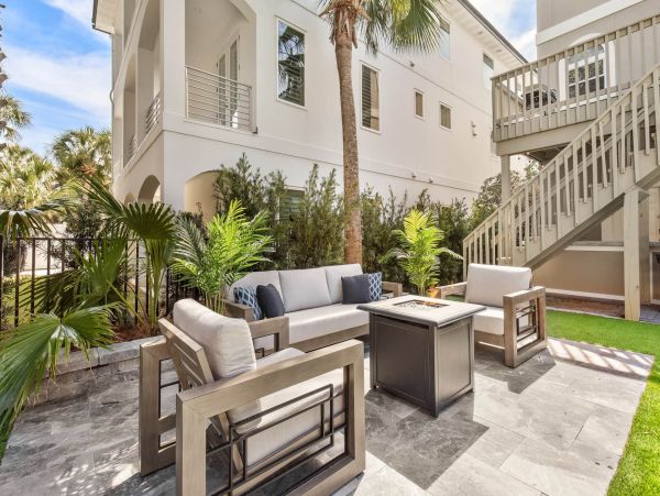 Luxury Beach House with Private Pool & Beach Access