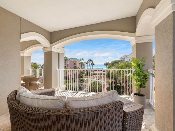 Luxury Beach House with Private Pool & Beach Access