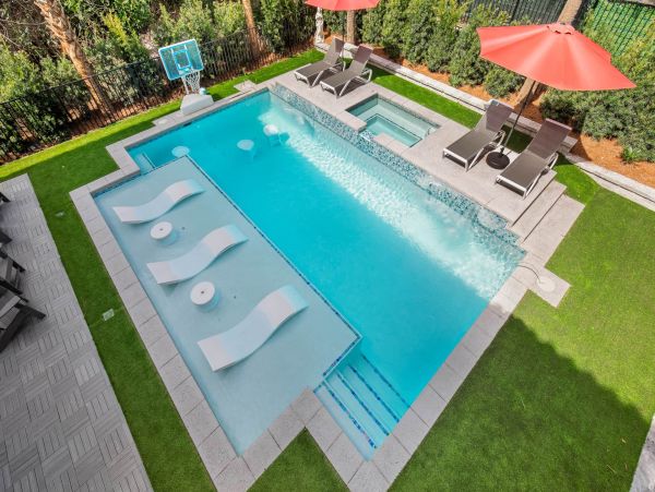 Luxury Beach House with Private Pool & Beach Access