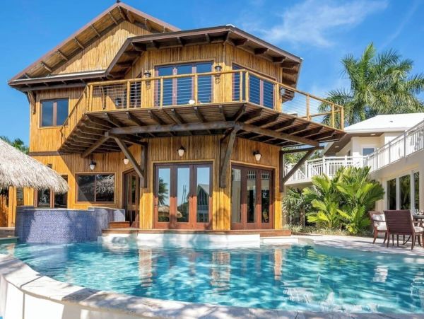 Private Beach Retreat With Three Pools in Marathon