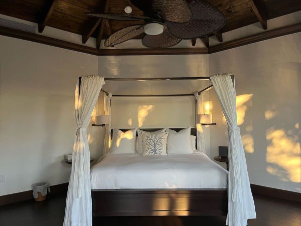 Private Beach Retreat With Three Pools in Marathon