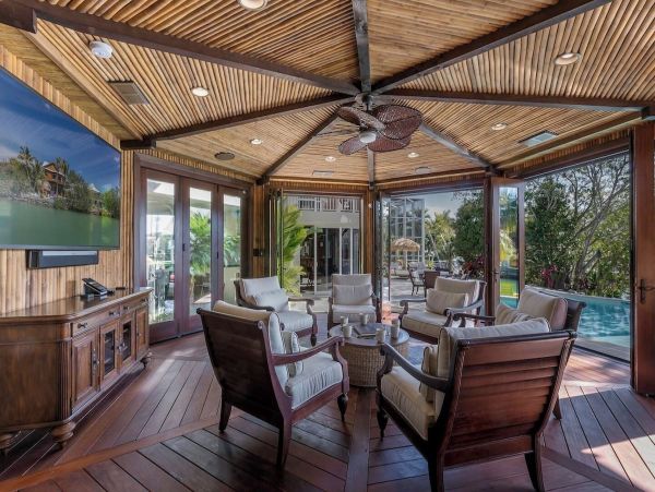Private Beach Retreat With Three Pools in Marathon