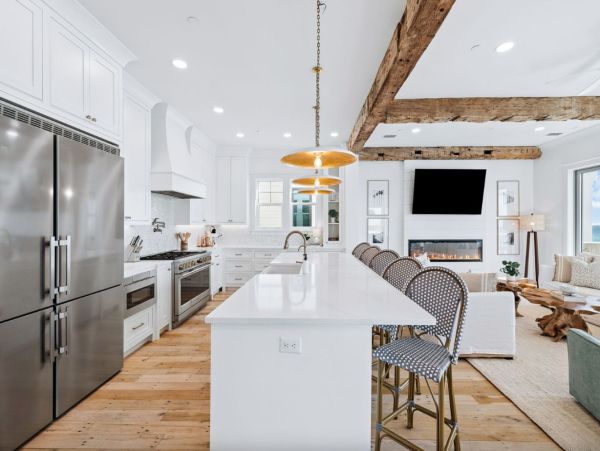 Panama City Beach Gulf-Front Luxury Rental – Sleeps 26 with Pool