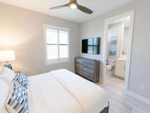 Marco Island Luxury Vacation Rental – Private Pool & Modern Comforts