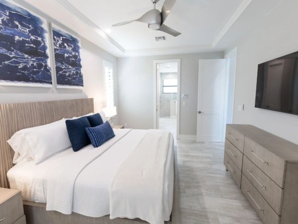 Marco Island Luxury Vacation Rental – Private Pool & Modern Comforts