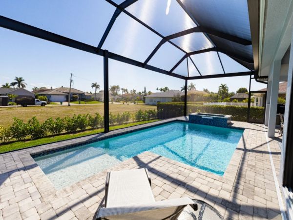 Marco Island Luxury Vacation Rental – Private Pool & Modern Comforts