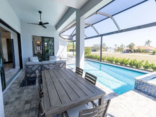 Marco Island Luxury Vacation Rental – Private Pool & Modern Comforts