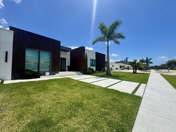 Marco Island Luxury Vacation Rental – Private Pool & Modern Elegance
