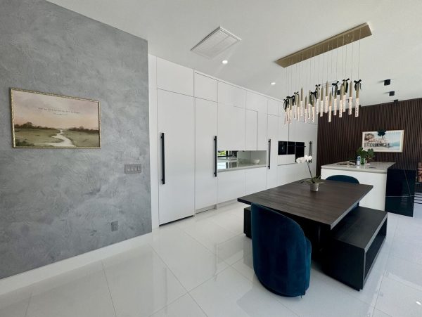 Marco Island Luxury Vacation Rental – Private Pool & Modern Elegance
