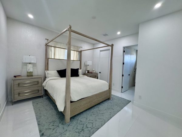 Marco Island Luxury Vacation Rental – Private Pool & Modern Elegance