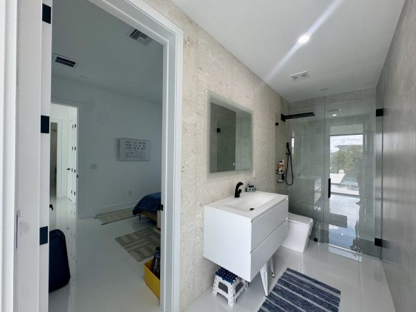 Marco Island Luxury Vacation Rental – Private Pool & Modern Elegance