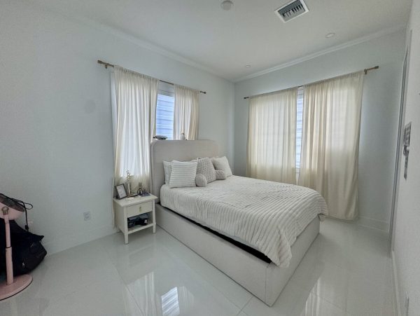 Marco Island Luxury Vacation Rental – Private Pool & Modern Elegance