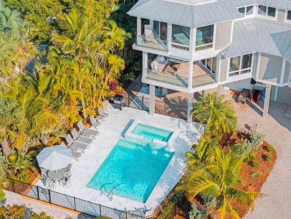 Gulf-Front Four-Bedroom Home With Pool in Captiva