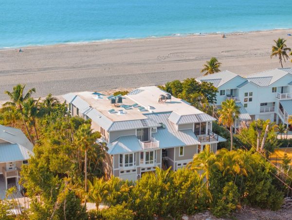Gulf-Front Four-Bedroom Home With Pool in Captiva