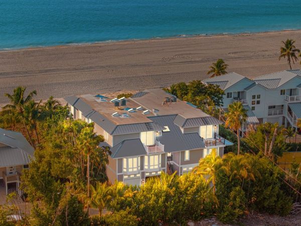 Gulf-Front Four-Bedroom Home With Pool in Captiva
