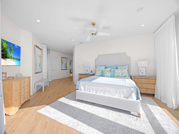 Gulf-Front Four-Bedroom Home With Pool in Captiva