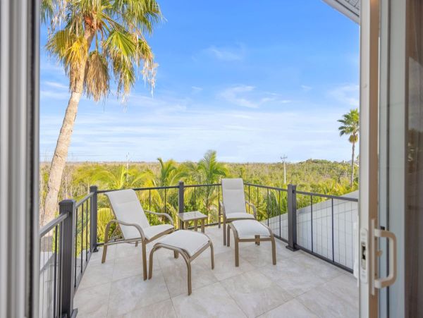 Gulf-Front Four-Bedroom Home With Pool in Captiva