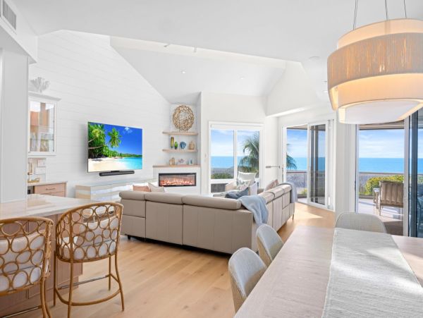 Gulf-Front Four-Bedroom Home With Pool in Captiva