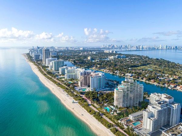 Two-Bedroom Miami Beach Apartment Near the Ocean