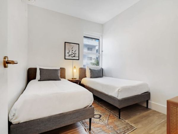 Two-Bedroom Miami Beach Apartment Near the Ocean