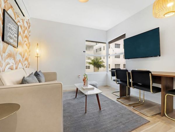 Two-Bedroom Miami Beach Apartment Near the Ocean