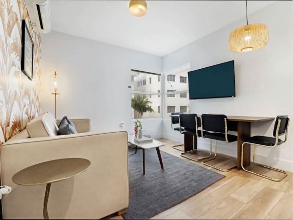 Two-Bedroom Miami Beach Apartment Near the Ocean