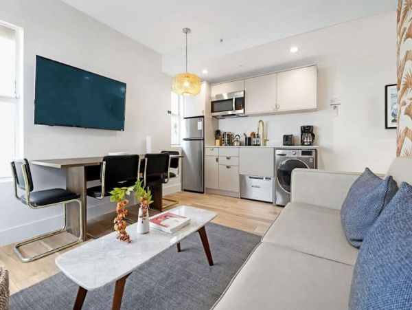 Two-Bedroom Miami Beach Apartment Near the Ocean