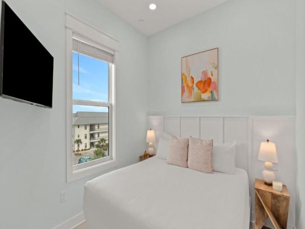 Santa Rosa Beach 13-Bedroom Home With Private Pool