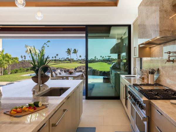 Luxurious Kohala Coast Estate 6-Bedroom, Infinity Pool, Exclusive Amenities