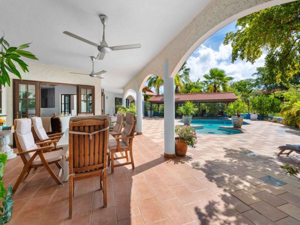 Sabadeco luxury Estate Villa Path to Beach & Ocean New Arrival