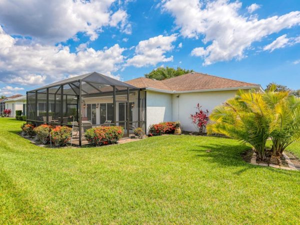 Bradenton Golf-View Home With Screened Lanai