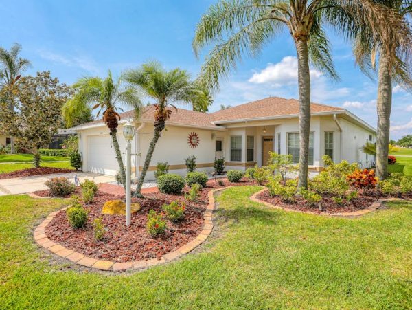 Bradenton Golf-View Home With Screened Lanai